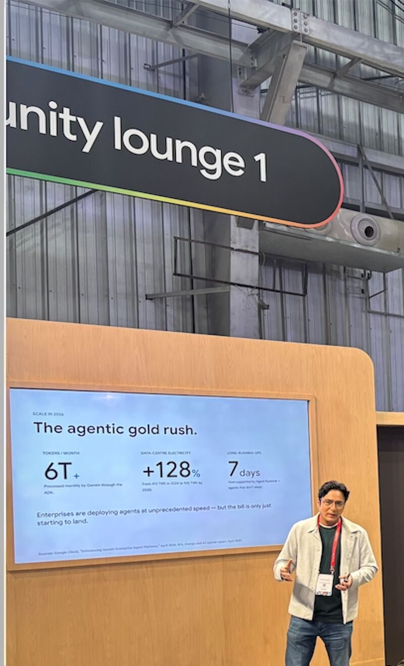 Navveen Balani presenting Lean Agentic AI at the Google I/O community lounge